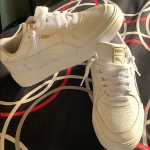 Puma Sneakers
